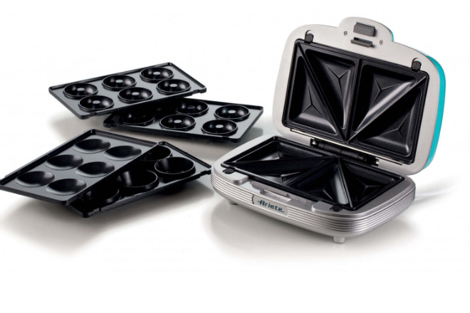 ARIETE PIASTRA ELETTRICA PER MUFFIN, DONUTS E SANDWICHES CELESTE - AR2 1972